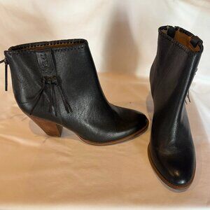 Jack Rogers Black Greer Tassled Leather Ankle Boots size 11